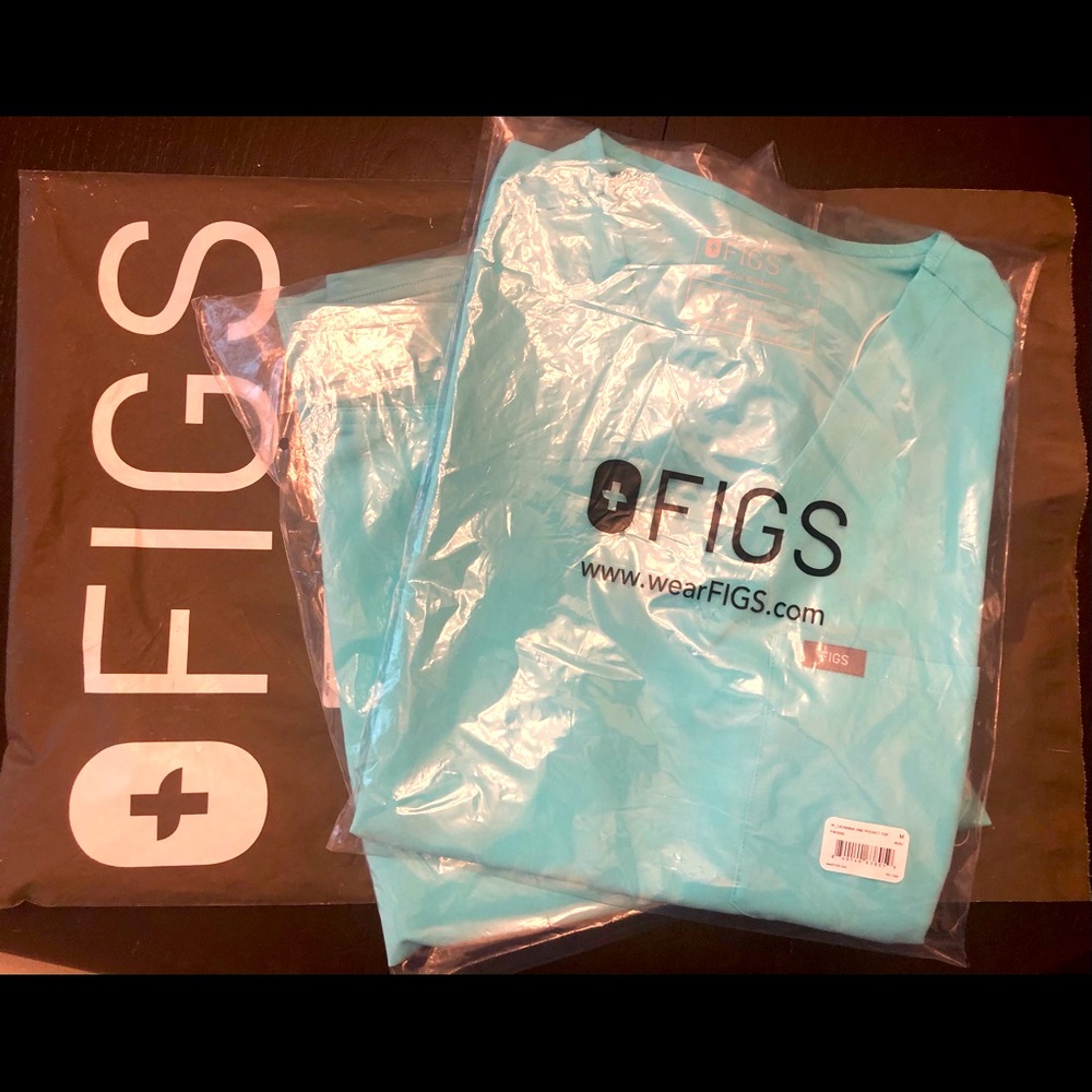 Figs Scrub set
